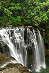 waterfalls in shifen taiwan