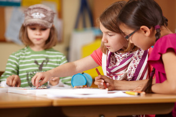 Kinder in der Grundschule