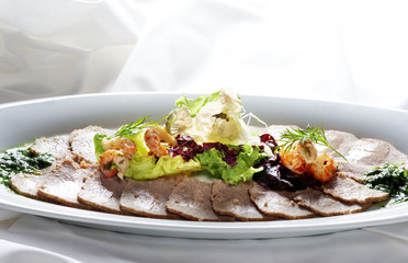 Carpaccio vom Eisbein mit Flusskrebsen