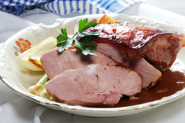 Schinkenbraten mit Schmorgemüse