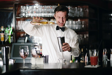 Barkeeper in Action