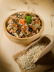 barley risotto with mushrooms and carrot