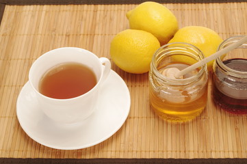 tea with lemon and honey