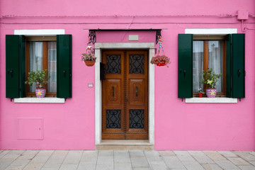 Fototapeta na wymiar Kolorowy dom w wyspę Burano, Wenecja, Włochy