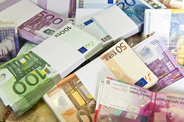 Geldhaufen-Währungen