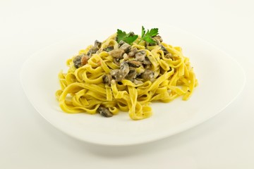 fettuccine con funghi e panna