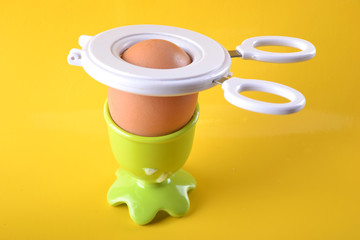 Oeuf à la coque bio et coupe-oeuf