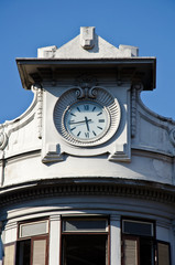 Fototapeta na wymiar antyczny zegar na wieży