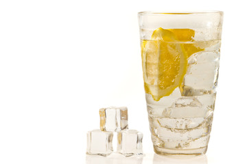 Tree ice cubes and lemon drink