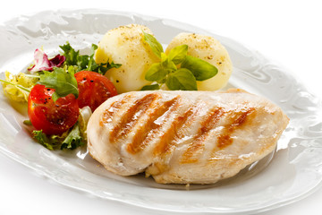 Grilled chicken fillet and vegetables