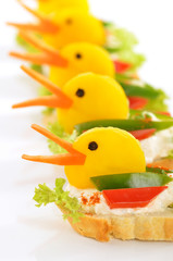 Dekorative Paprika-Frischkäse-Enten