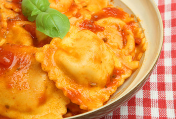 Ravioli in Tomato Sauce