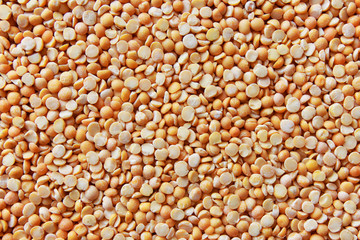 Split yellow peas.