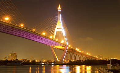 Obraz premium Bhumibol Bridge