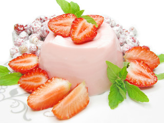 strawberry dessert with pudding