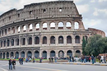 Fototapeta na wymiar widok na Koloseum w Rzymie, Włochy