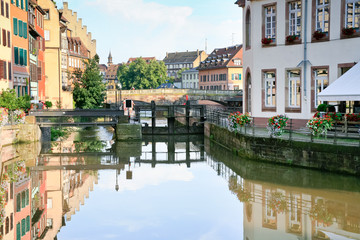 Fototapeta na wymiar Ill river canal in old town Strasbourg, France