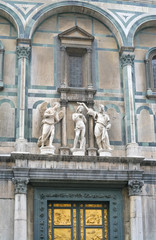 Obraz premium fragment of east gate of Baptistery in Florence