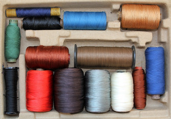 Multi-coloured threads