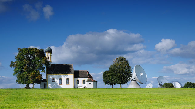 Satellitensch&uuml;ssel