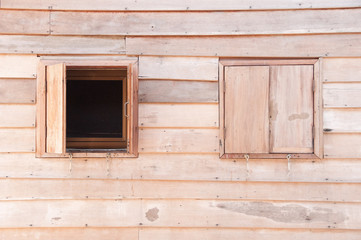 open and close wooden window