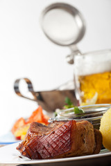 Schweinebraten mit Knödel