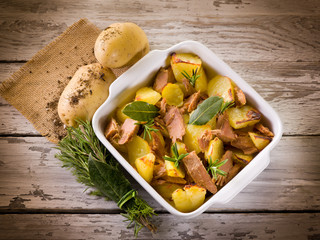 roasted potatoes with tuna and rosemary