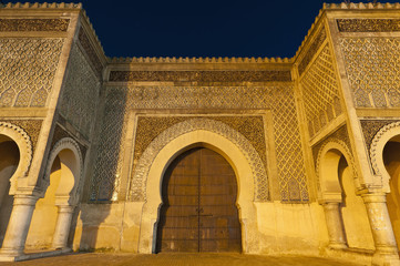 Fototapeta na wymiar Bab Jama i Nouar co Meknes, Maroko
