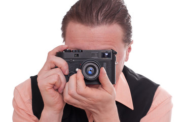 Fotograf focusiert eine Kamera