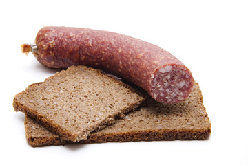 Salami auf Vollkornbrot