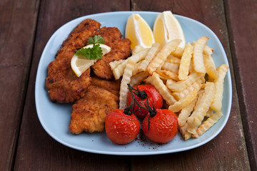 Wiener Schnitzel mit Pommes Frites