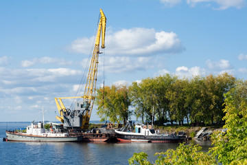 Fototapeta premium floating crane, barge derrick