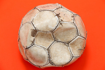 Alter, Fussball aus Leder