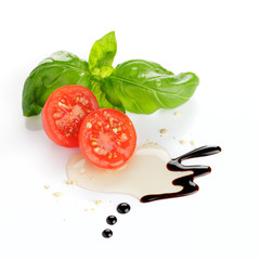 Kirschtomaten mit Basilikum und balsamico