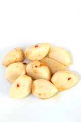 spicchi di aglio sott'olio