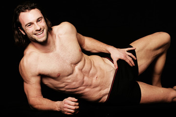 Mann mit Sixpack