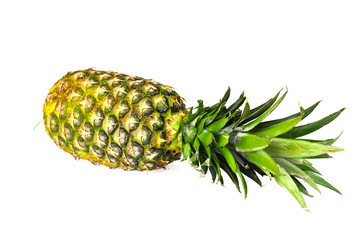 Ananas auf weißem Hintergrund