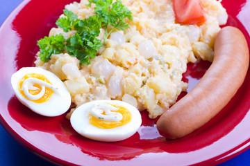 Kartoffelsalt mit Bockwurst
