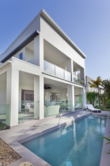 Fototapeta premium Modern house with swimming pool