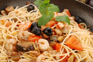 SPAGHETTI AGLI ORTAGGI IN PADELLA