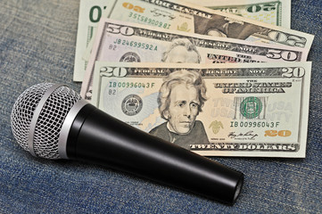 microphone and cash - 39025640
