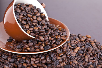 Kaffeetasse mit Kaffeebohnen