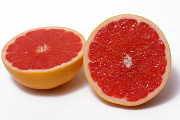 Aufgeschnittene Pampelmuse