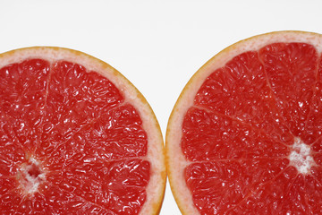 Aufgeschnittene Pampelmuse