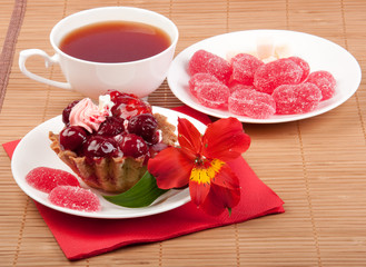 Berry cake with jelly