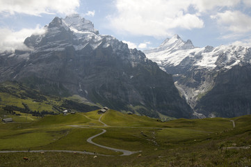 Fototapeta na wymiar Hut and Wetterhorn above Grindelwald