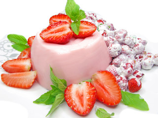 fruit berry dessert with pudding