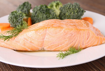grilled salmon and broccoli
