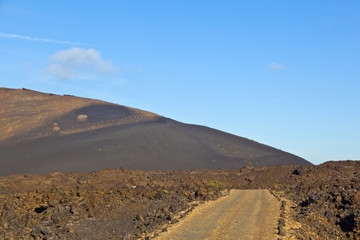 Fototapeta na wymiar volcano in timanfaya national park in Lanzarote, Spain