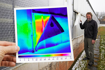 thermal insulation of a greenhouse with bubble wrap foil